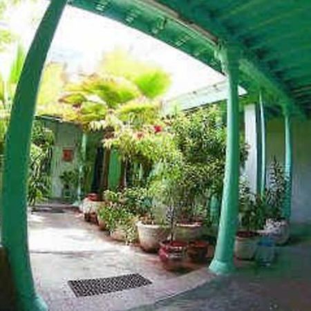 Broad Lands Hostel Chennai Exterior photo