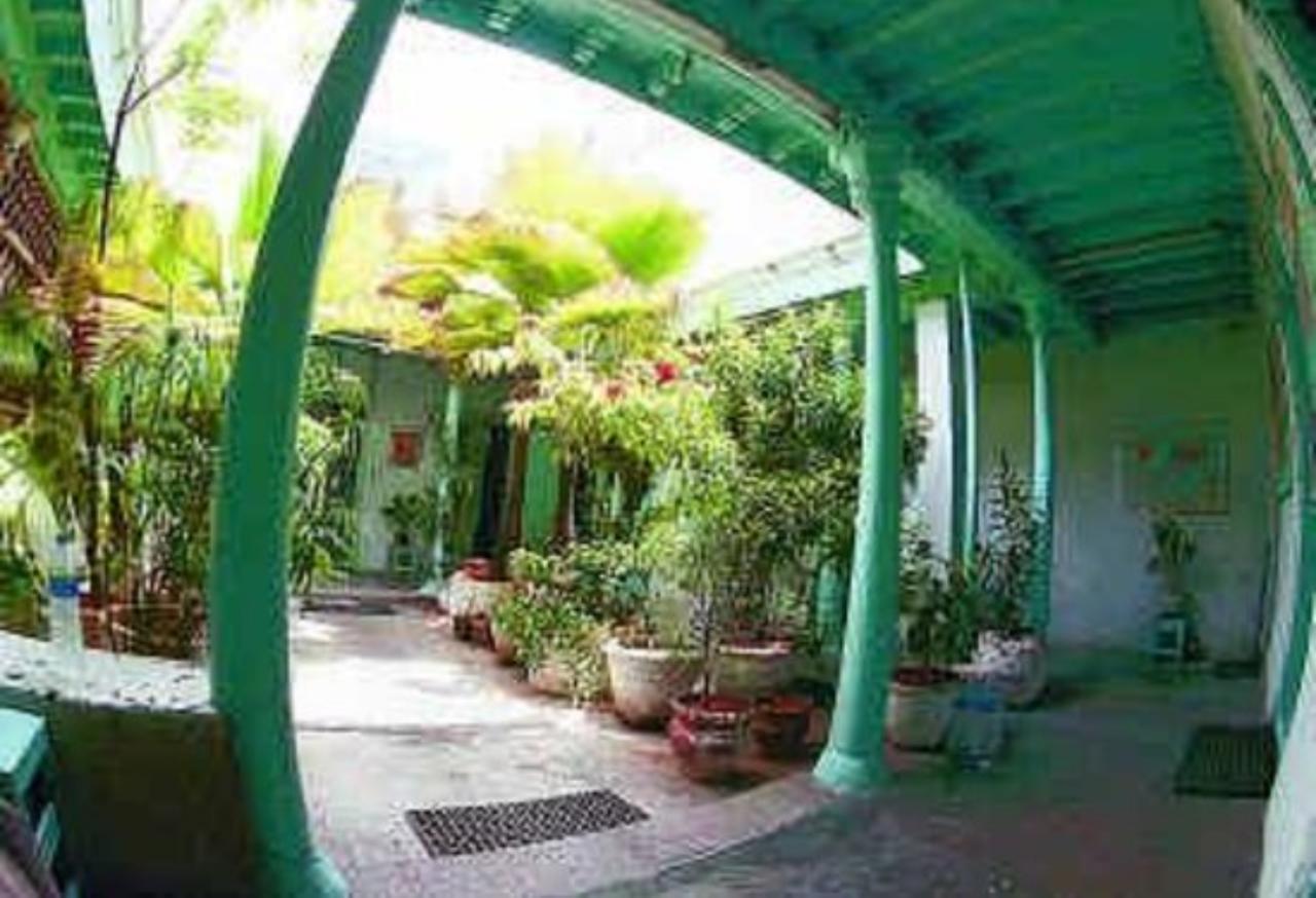 Broad Lands Hostel Chennai Exterior photo
